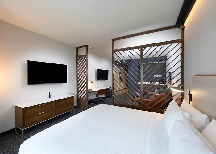 Courtyard By Marriott Charlotte Waverly