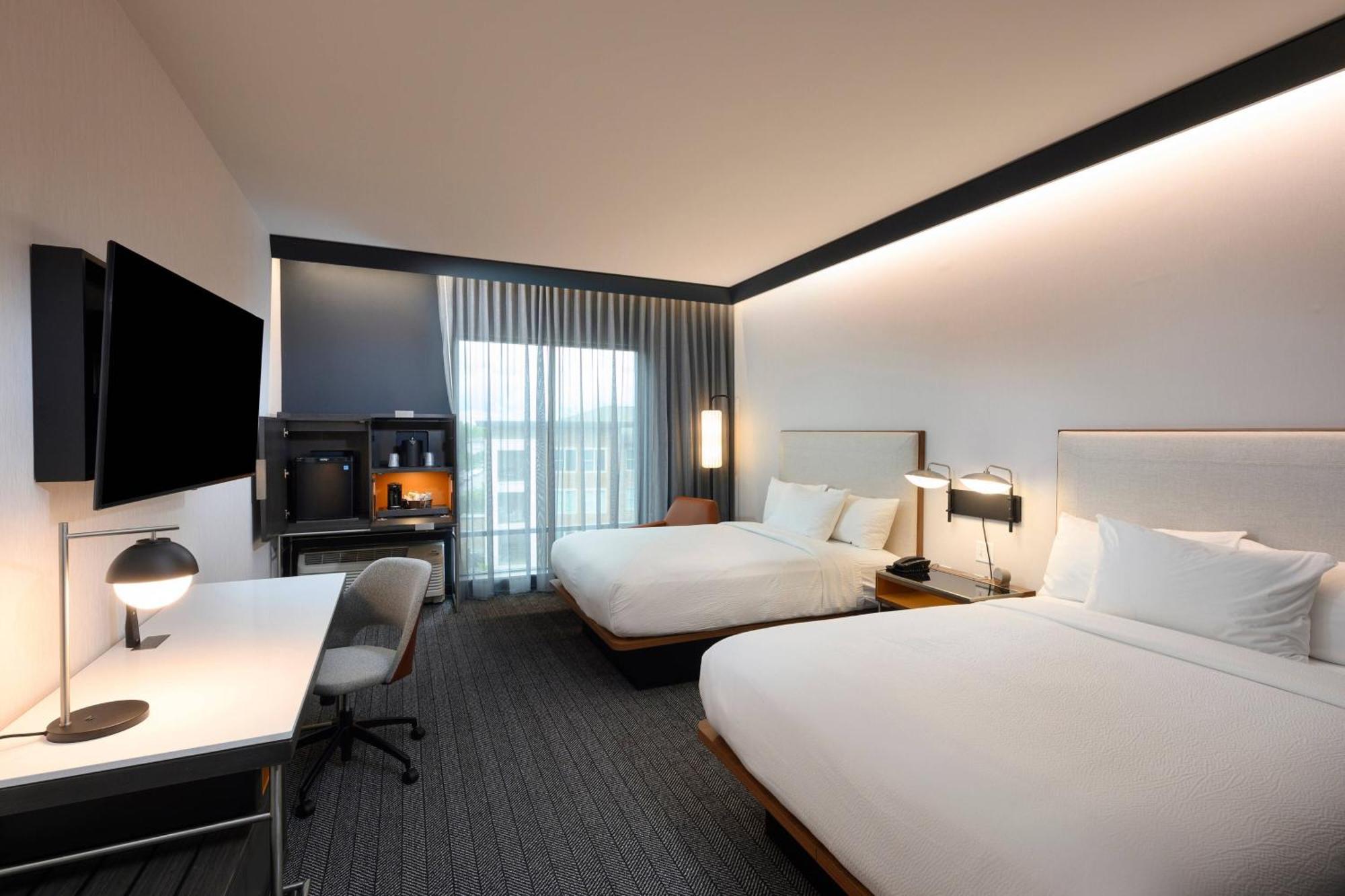 Courtyard By Marriott Waverly Hotel Ballantyne